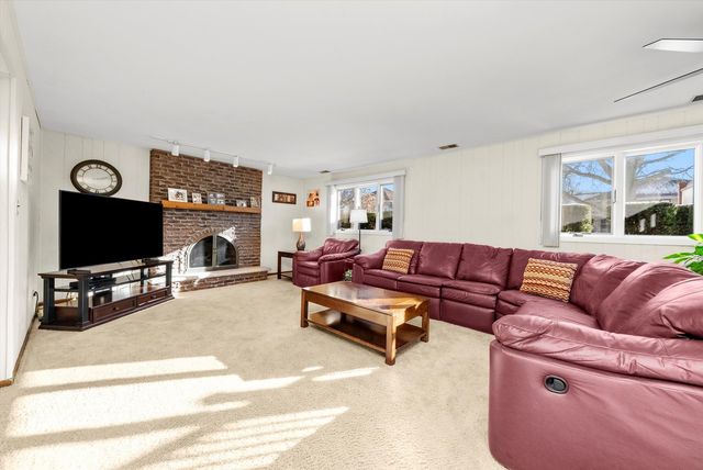 8125 Elizabeth Avenue, Orland Park, IL 60462