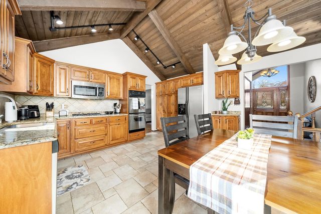 8125 Elizabeth Avenue, Orland Park, IL 60462