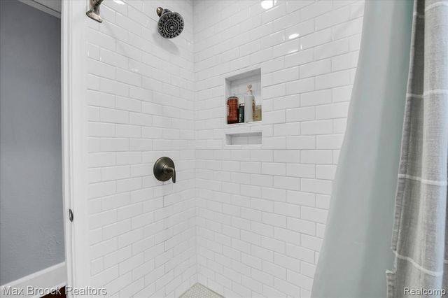 4151 Arlington Drive, Royal Oak, MI 48073