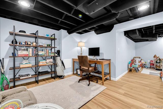4151 Arlington Drive, Royal Oak, MI 48073