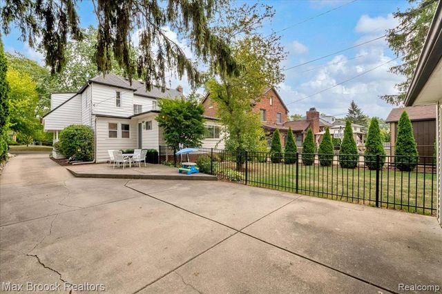 4151 Arlington Drive, Royal Oak, MI 48073