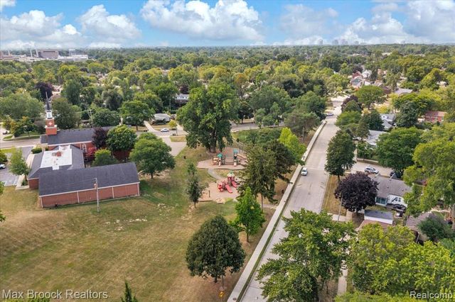4151 Arlington Drive, Royal Oak, MI 48073