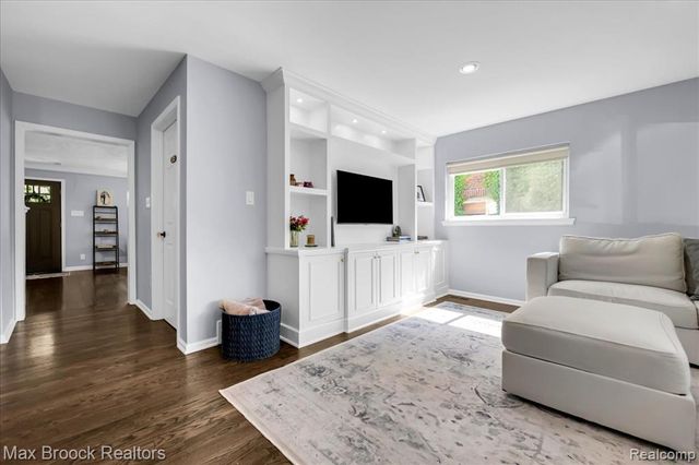 4151 Arlington Drive, Royal Oak, MI 48073