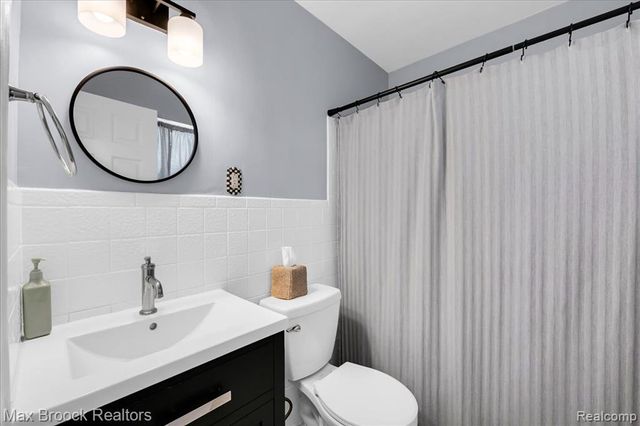 4151 Arlington Drive, Royal Oak, MI 48073