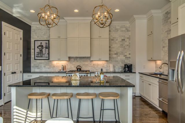 2125 Acklen Ave Unit B, Nashville, TN 37212