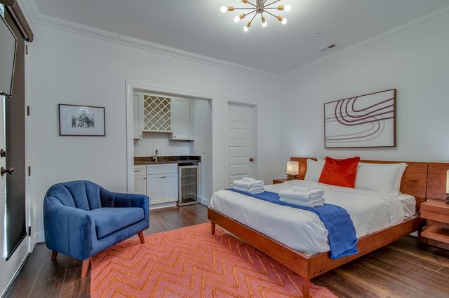 2125 Acklen Ave Unit B, Nashville, TN 37212