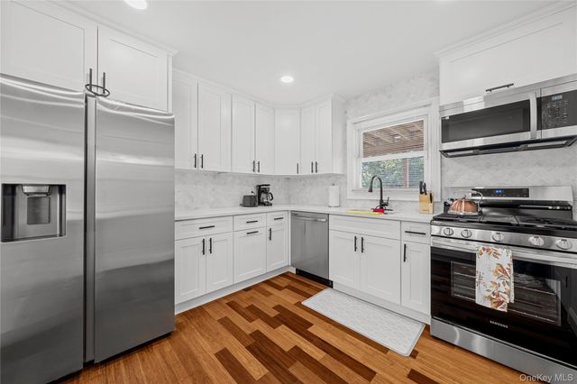 92 Washington Avenue, Deer Park, NY 11729