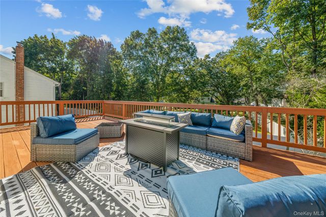 92 Washington Avenue, Deer Park, NY 11729