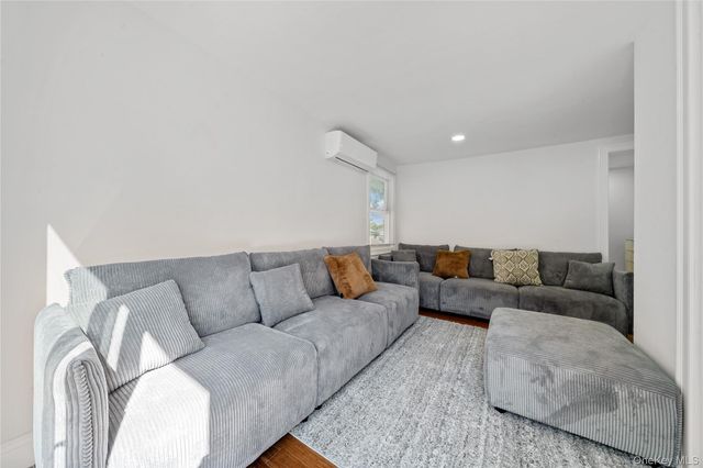 92 Washington Avenue, Deer Park, NY 11729