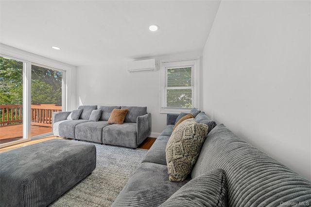 92 Washington Avenue, Deer Park, NY 11729