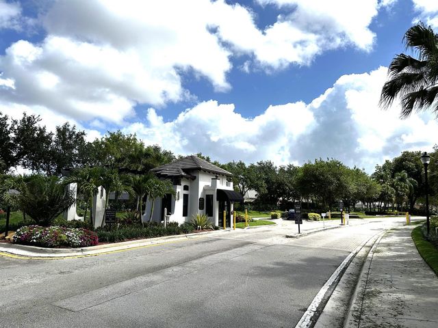 978 Greenwood Road 978, Weston, FL 33327
