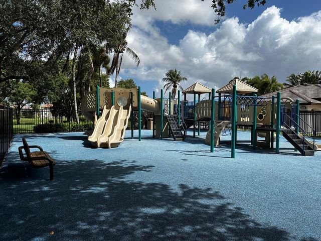 978 Greenwood Road 978, Weston, FL 33327
