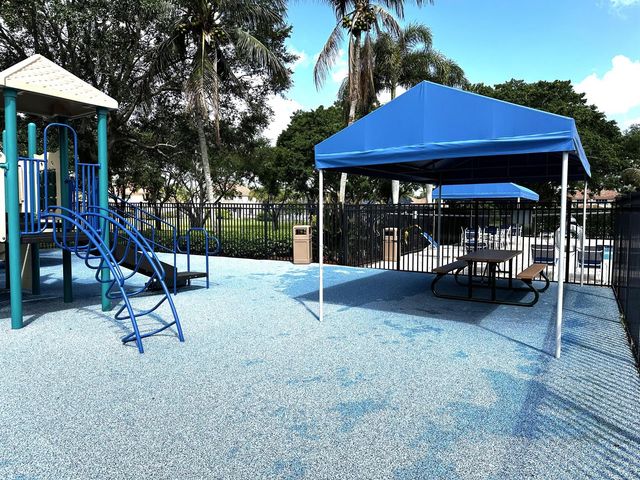 978 Greenwood Road 978, Weston, FL 33327