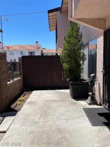 1758 East University Avenue 3, Las Vegas, NV 89119