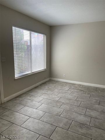 1758 East University Avenue 3, Las Vegas, NV 89119