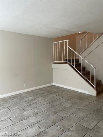 1758 East University Avenue 3, Las Vegas, NV 89119