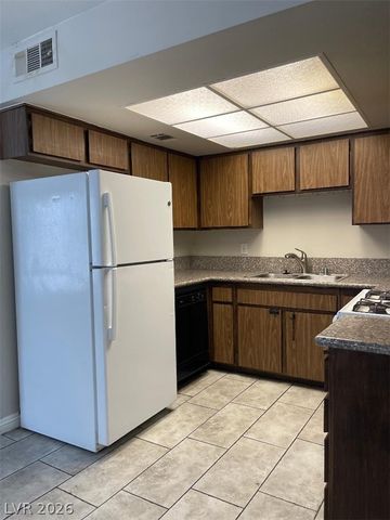 1758 East University Avenue 3, Las Vegas, NV 89119