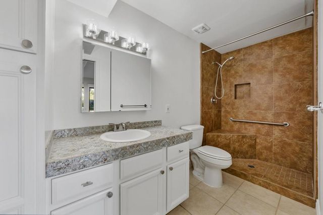 1100 E Amado Road 15d1, Palm Springs, CA 92262