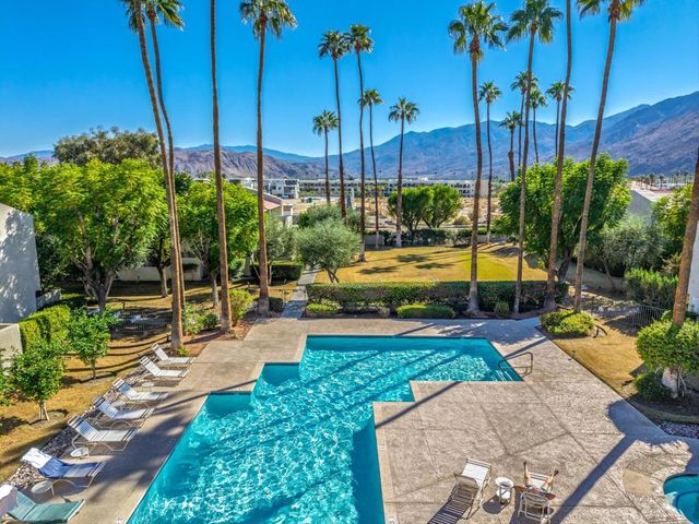 1100 E Amado Road 15d1, Palm Springs, CA 92262