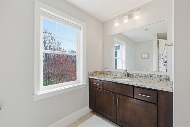 5 Green Ln 5, Framingham, MA 01701