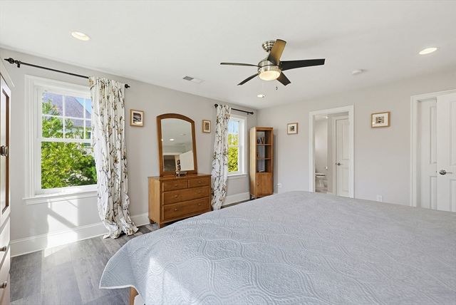 5 Green Ln 5, Framingham, MA 01701