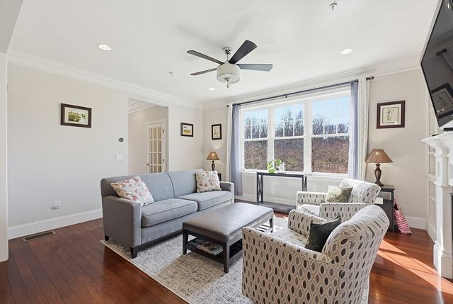 5 Green Ln 5, Framingham, MA 01701