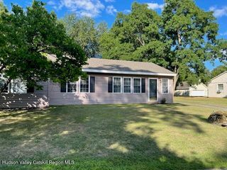 26 Holiday Lane, Cairo, NY 12413