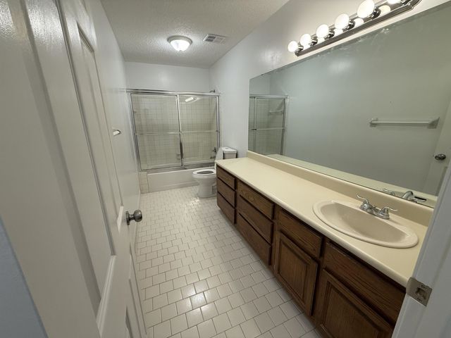 8200 TRINITY RD, Cordova, TN 38018