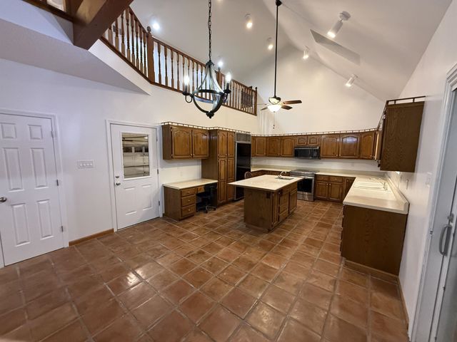 8200 TRINITY RD, Cordova, TN 38018