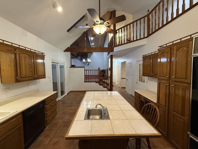 8200 TRINITY RD, Cordova, TN 38018