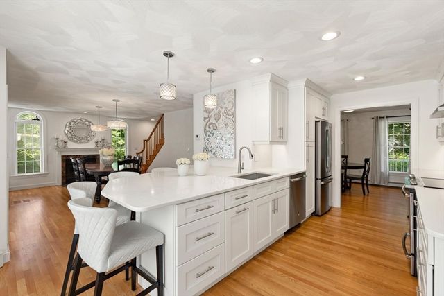5 Hemenway Avenue, Melrose, MA 02176