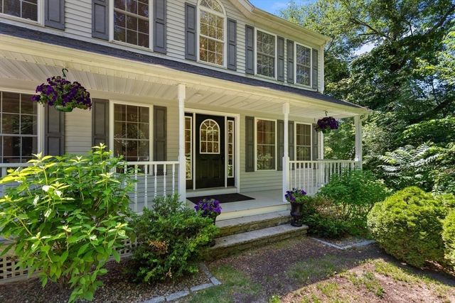 5 Hemenway Avenue, Melrose, MA 02176