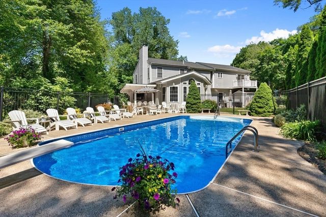 5 Hemenway Avenue, Melrose, MA 02176