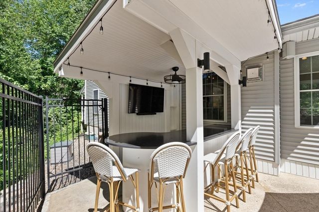 5 Hemenway Avenue, Melrose, MA 02176