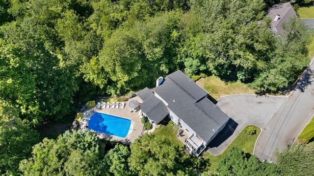 5 Hemenway Avenue, Melrose, MA 02176