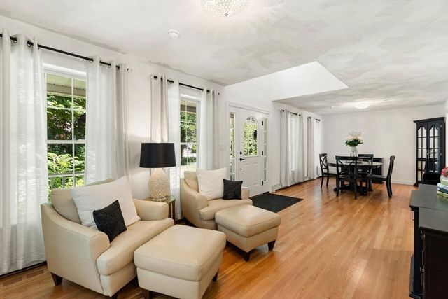 5 Hemenway Avenue, Melrose, MA 02176