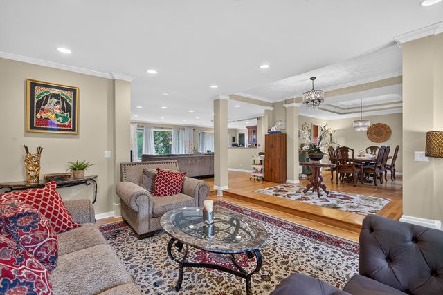 14637 W River Oaks Drive, Lincolnshire, IL 60069