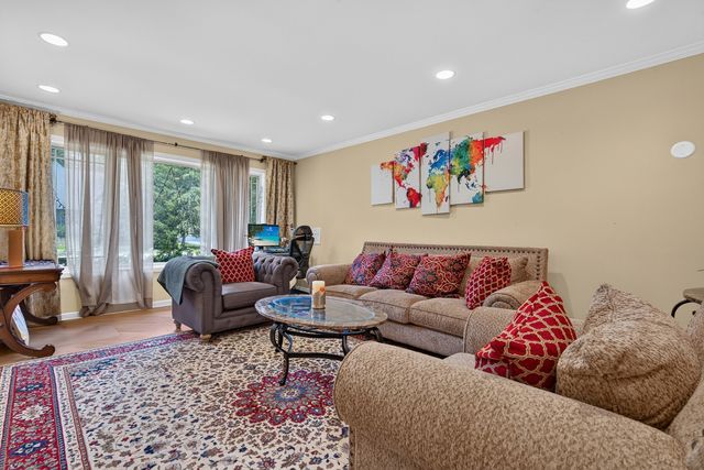 14637 W River Oaks Drive, Lincolnshire, IL 60069