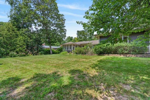 14637 W River Oaks Drive, Lincolnshire, IL 60069