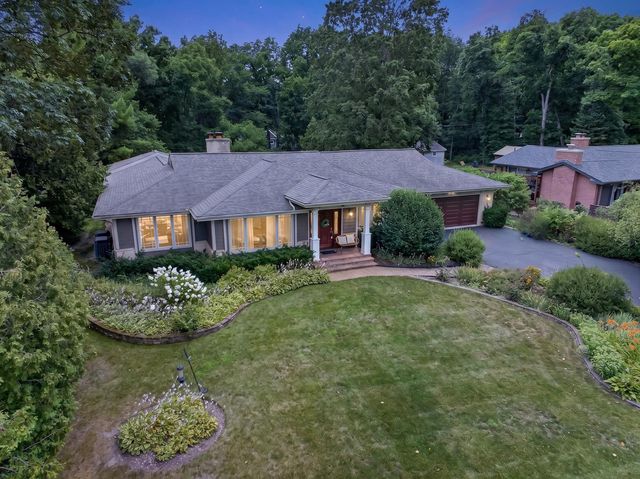 14637 W River Oaks Drive, Lincolnshire, IL 60069