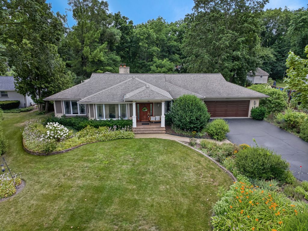 14637 W River Oaks Drive, Lincolnshire, IL 60069