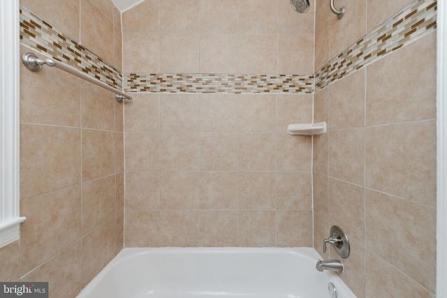 5933 WILLIAMSBURG RD, Alexandria, VA 22303