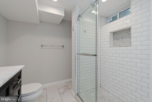 5933 WILLIAMSBURG RD, Alexandria, VA 22303