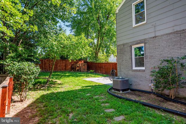 5933 WILLIAMSBURG RD, Alexandria, VA 22303