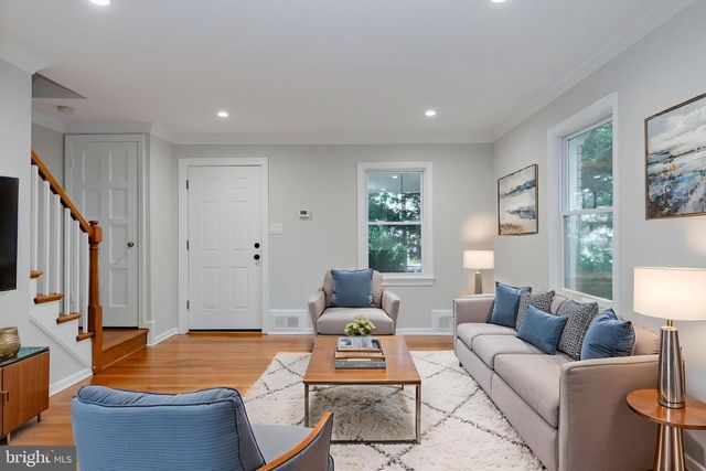 5933 WILLIAMSBURG RD, Alexandria, VA 22303