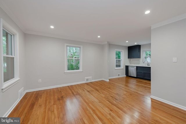 5933 WILLIAMSBURG RD, Alexandria, VA 22303