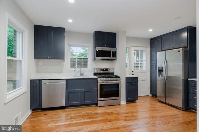 5933 WILLIAMSBURG RD, Alexandria, VA 22303