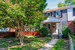 5933 WILLIAMSBURG RD, Alexandria, VA 22303