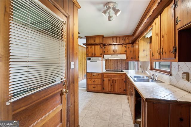 6795 Queen Mill Road SE, Mableton, GA 30126