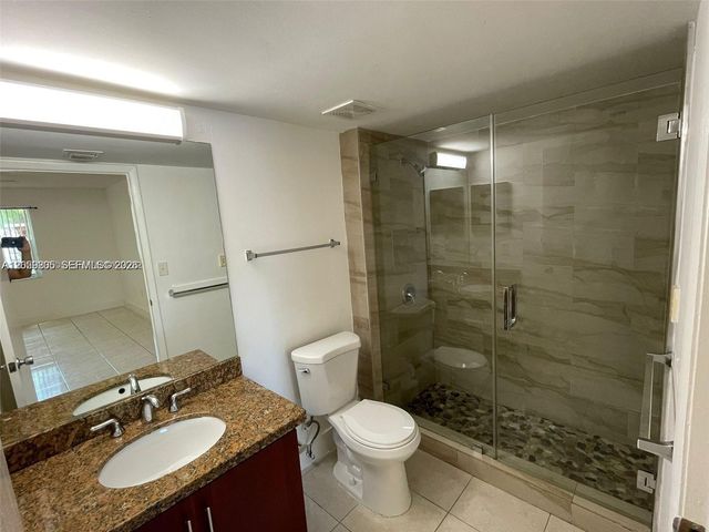 761 N Pine Island Road 104, Plantation, FL 33324